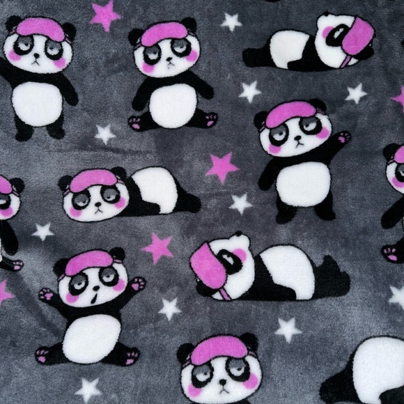 HOLIDAY TIME WOMEN’S PANDA 🐼 LOUNGER WITH HOOD - Picture 5 of 8